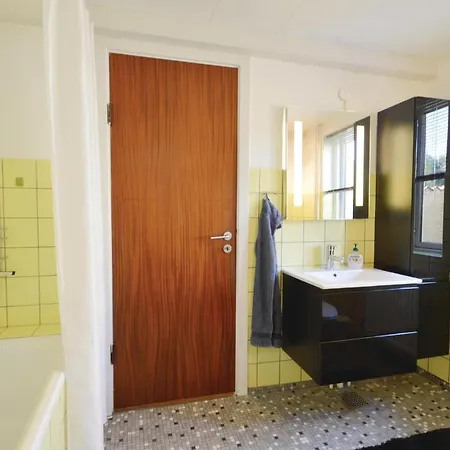 2 Bedroom Gorgeous In Holiday home *